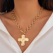 Load image into Gallery viewer, NOTABLE HAMMERED CROSS FRONT TOGGLE NECKLACE | 40NK9474