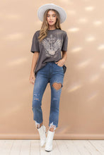 Load image into Gallery viewer, 22300P - Crop Stretch Ankle Button Heart Cut Out Denim Jeans
