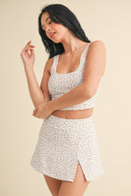 Load image into Gallery viewer, Ditsy Print Twist Back Crop Tank
