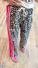 Load image into Gallery viewer, Wild Vintage Leopard Print Patchwork Pants
