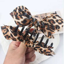 Load image into Gallery viewer, ANIMAL BOHO VINTAGE HAIR CLAW CLIPS | 40H1029
