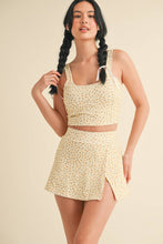 Load image into Gallery viewer, Ditsy Print Twist Back Crop Tank
