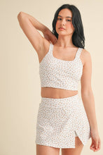 Load image into Gallery viewer, Ditsy Print Twist Back Crop Tank
