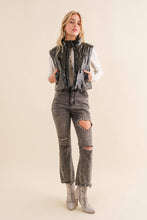 Load image into Gallery viewer, 22300P - Crop Stretch Ankle Button Heart Cut Out Denim Jeans
