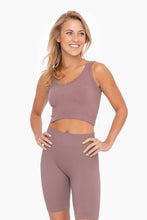 Load image into Gallery viewer, AT-AO8158 Ribbed Seamless Cropped Tank Top
