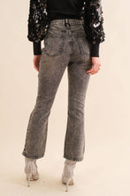 Load image into Gallery viewer, 22300P - Crop Stretch Ankle Button Heart Cut Out Denim Jeans
