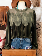 Load image into Gallery viewer, Rertro Lace Detail Patchwork Velvet Babydoll Blouse
